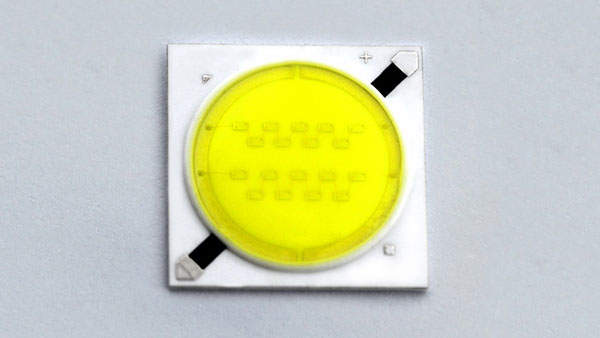 方形9W集成COB光源2并9串發光面17MM陶瓷板